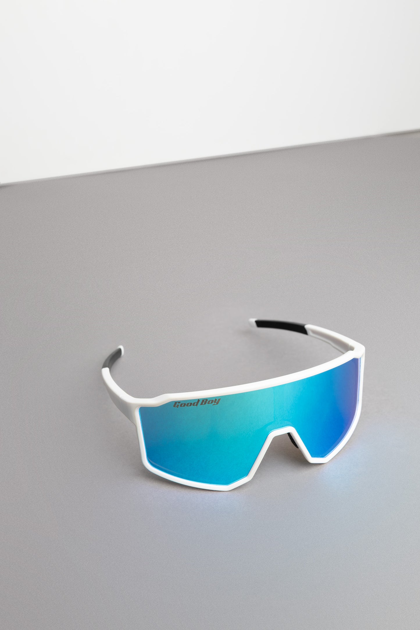 X Runner Sunnies
